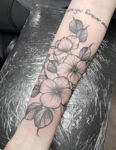 Discover Your Month: 23 Birth Flower Tattoos for Meaningful Personal Expression in 2025