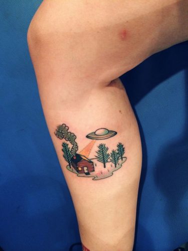 Explore 20 striking UFO Tattoo designs – From Minimalist to Vibrant, Ideas for 2025