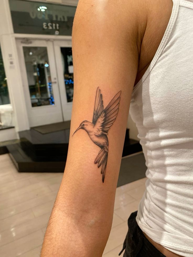 23 Stunning Hummingbird Tattoo Ideas: Geometric, Colorful, Minimalist, and floral Designs