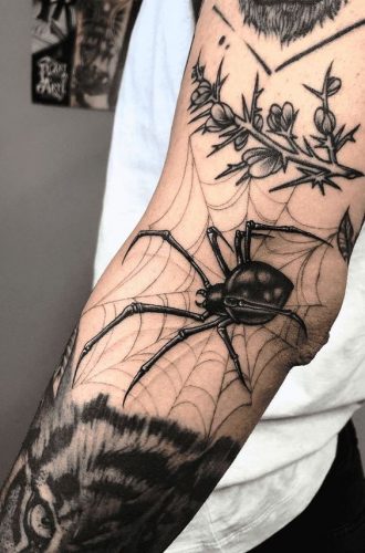 Discover Top 17 Tattoo Trends for 2025: From cosmic Climbs to Ethereal Smokes