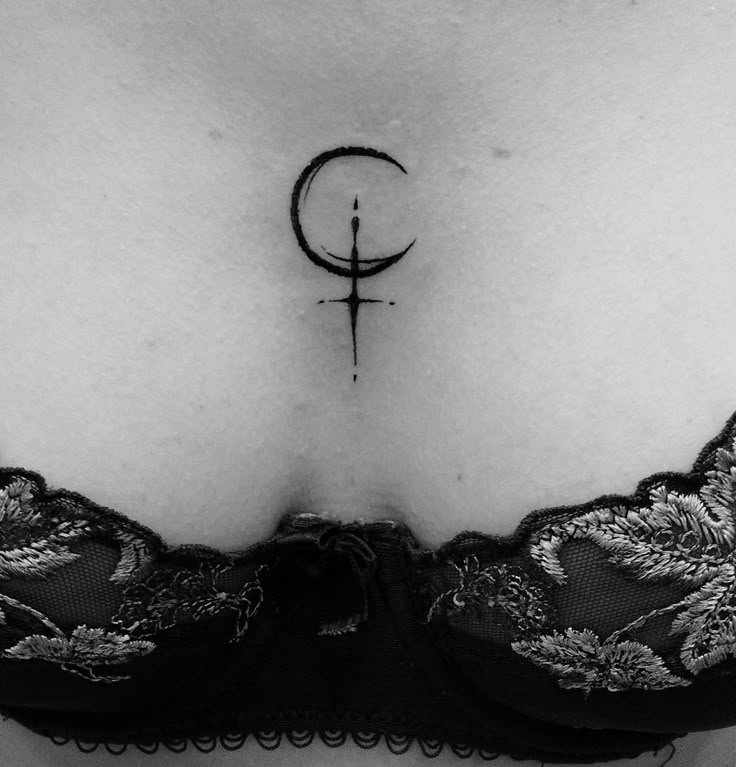 Explore 26 Lilith Tattoo ideas for 2025: Dark Aesthetic, Black Moon symbols, Realistic & Blackwork Designs