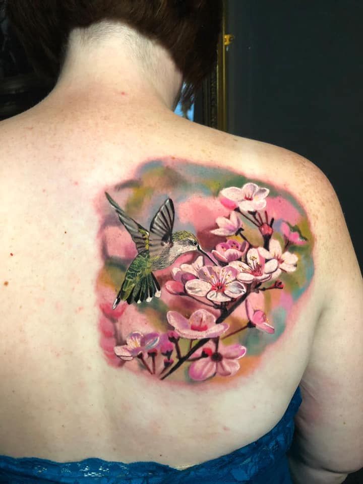 23 Stunning Hummingbird Tattoo Ideas: Geometric, colorful, Minimalist, and Floral Designs