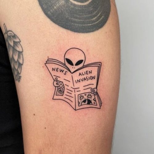 Explore 20 Striking UFO Tattoo Designs – From Minimalist to Vibrant, Ideas for 2025