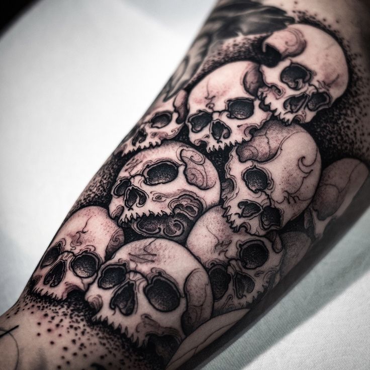 Explore 18 Realistic Skull tattoos for Men & Women – top Design Ideas & Stencil Art 2025