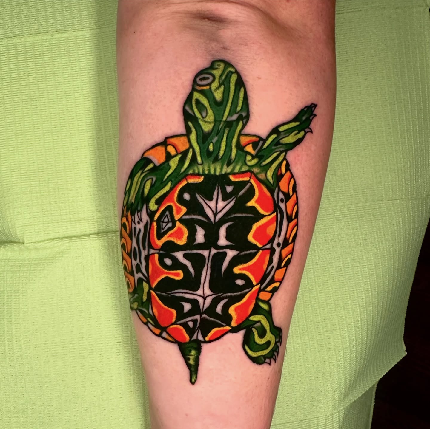 Small and delicate sea turtle tattoo designs for first-time tattoo lovers 